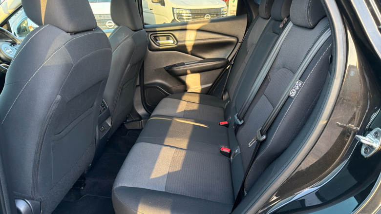 Nissan Qashqai 1.3 DiG-T MH N-Connecta 5dr Petrol Hatchback